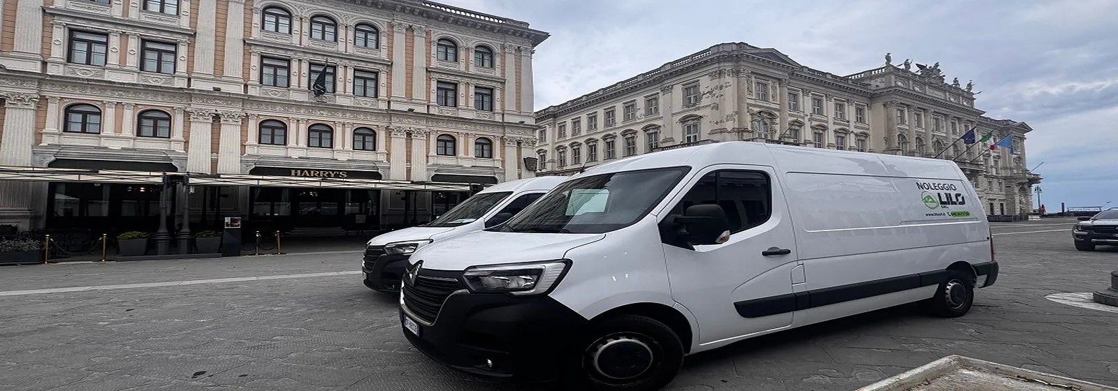 Furgone LILO in Piazza Unità d'Italia, Trieste